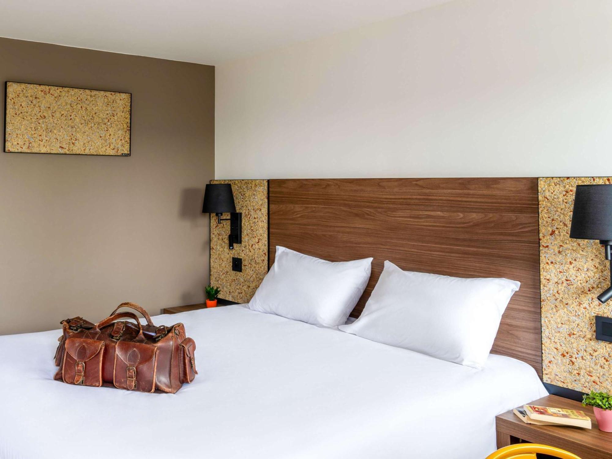 Greet Hotel Chatellerault Exterior photo