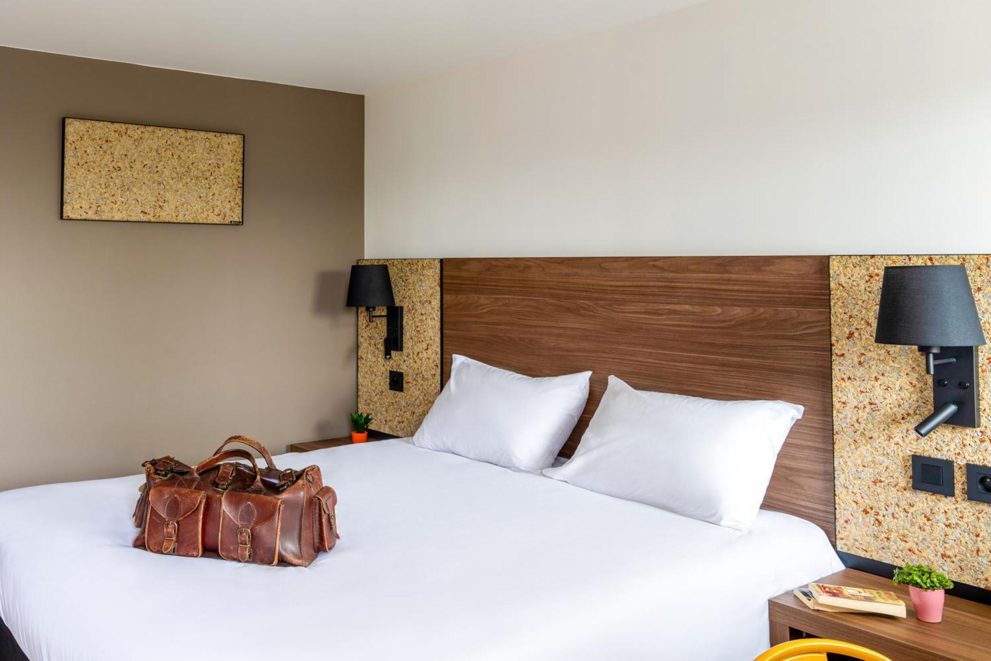 Greet Hotel Chatellerault Exterior photo